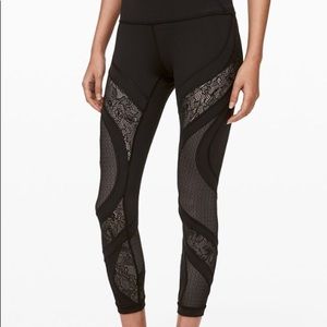 Lululemon Wunder Under high Rise size 6.